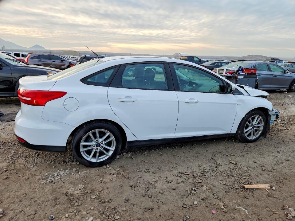 Photo 3 from auction – 2015 FORD FOCUS SE with VIN 1FADP3F25FL207536