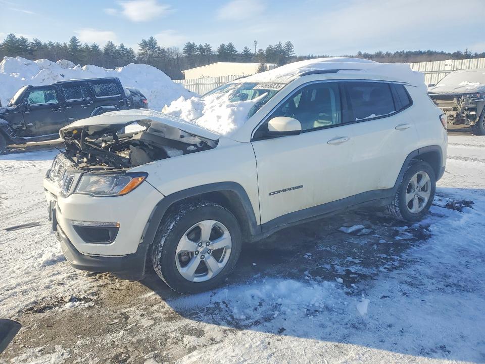 JEEP COMPASS 2019 with VIN 3C4NJDBB7KT661054 - Photo from auction