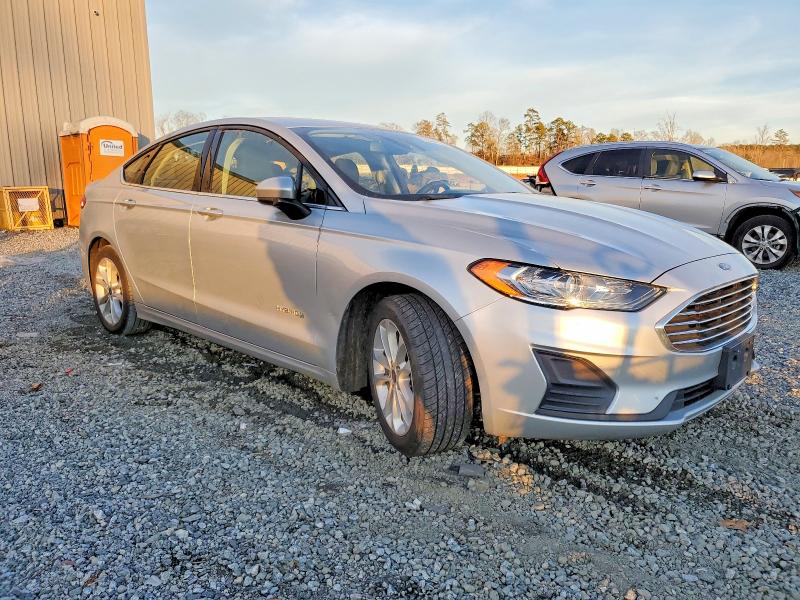 Photo 4 from auction – 2019 FORD FUSION SE with VIN 3FA6P0LU8KR274088