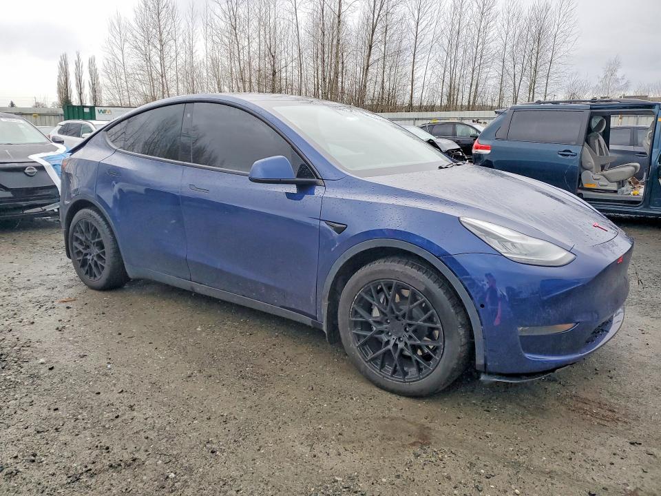 Photo 4 from auction – 2020 TESLA MODEL Y with VIN 5YJYGDEE0LF059176