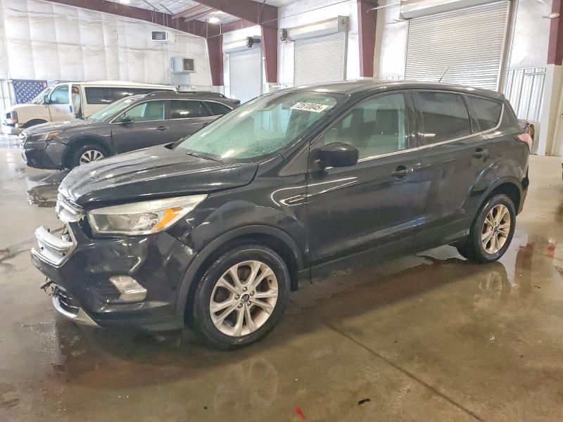 FORD ESCAPE SE 2017 with VIN 1FMCU9GD9HUD02420 - Photo from auction