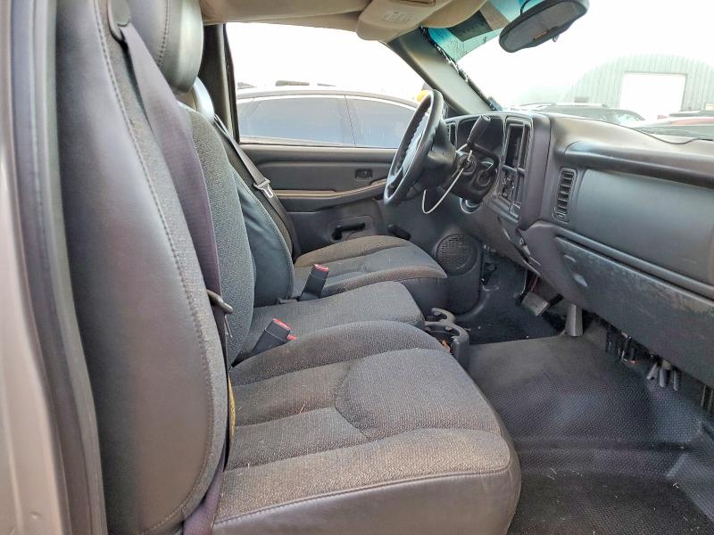 Photo 10 from auction – 2002 CHEVROLET SILVERADO with VIN 1GCEC14W62Z153742