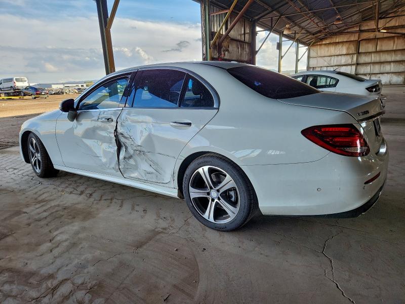 Photo 2 from auction – 2017 MERCEDES-BENZ E 300 with VIN WDDZF4JB9HA053353