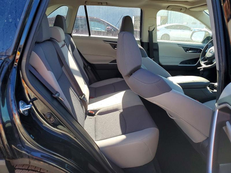 Photo 11 from auction – 2019 TOYOTA RAV4 XLE with VIN JTMW1RFV2KJ004594