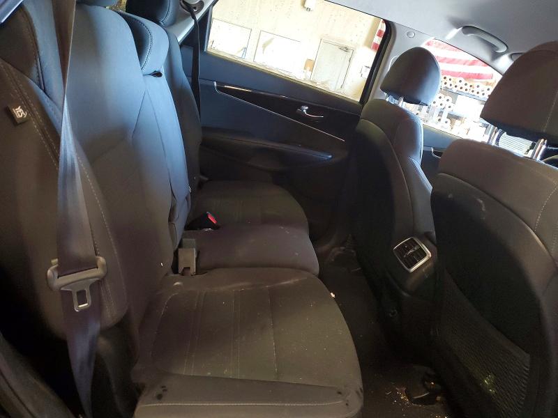 Photo 11 from auction – 2018 KIA SORENTO with VIN 5XYPG4A35JG428703