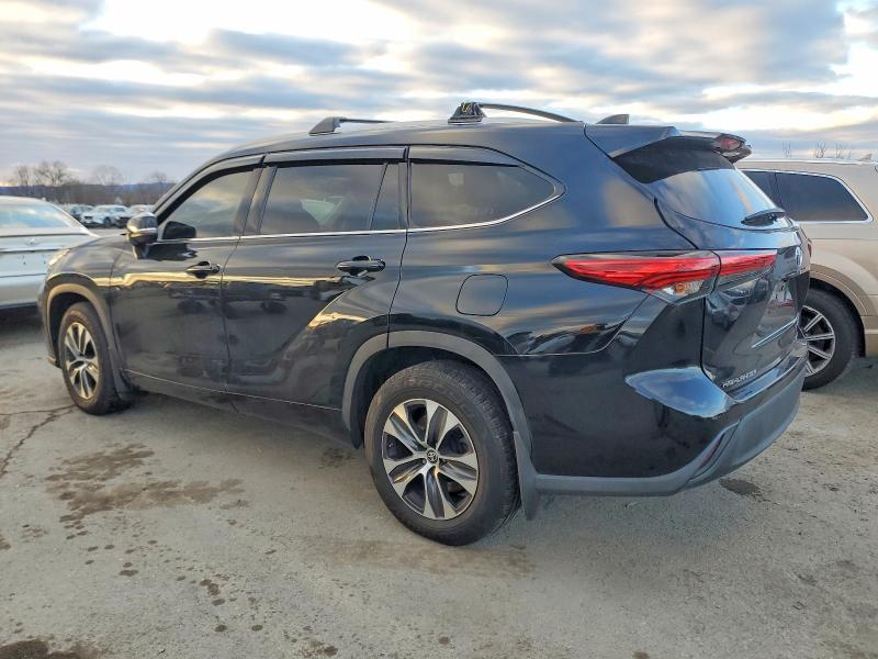Photo 2 from auction – 2022 TOYOTA HIGHLANDER with VIN 5TDGZRBH3NS561132
