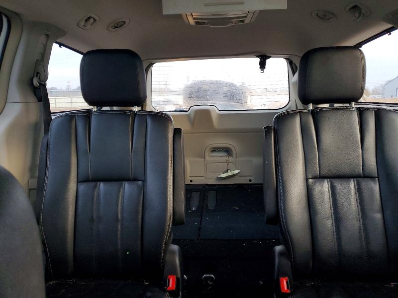 Photo 10 from auction – 2016 CHRYSLER TOWN & COU with VIN 2C4RC1BG2GR127170