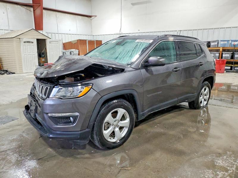 JEEP COMPASS LA 2019 with VIN 3C4NJDBB7KT713556 - Photo from auction
