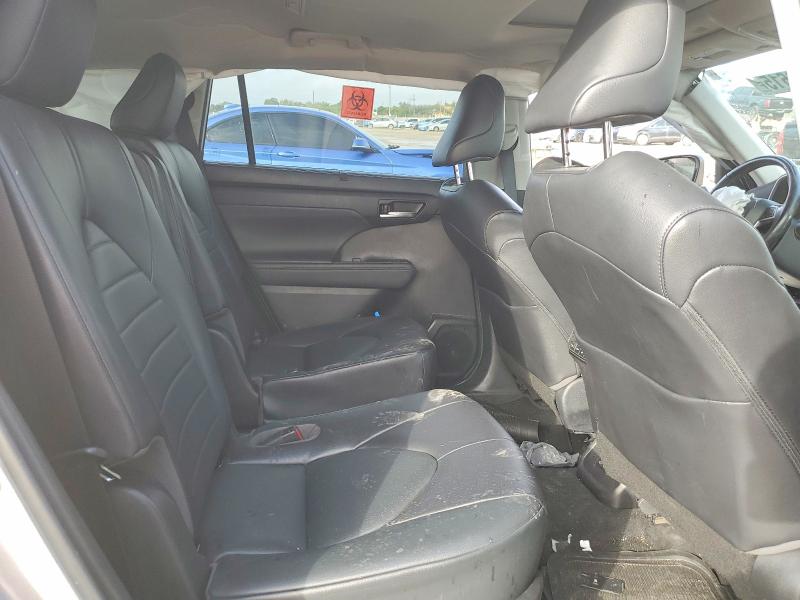 Photo 10 from auction – 2022 TOYOTA HIGHLANDER with VIN 5TDGZRBH4NS231578