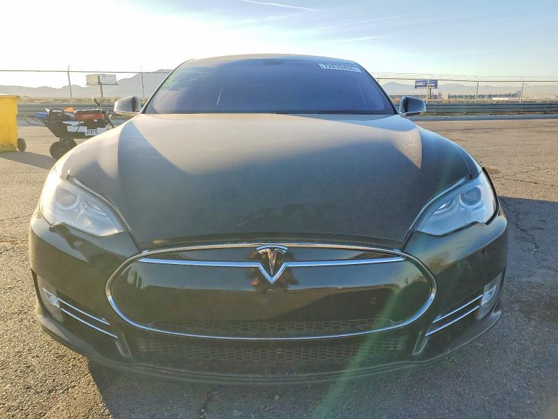 Photo 5 from auction – 2013 TESLA MODEL S with VIN 5YJSA1CN5DFP22963