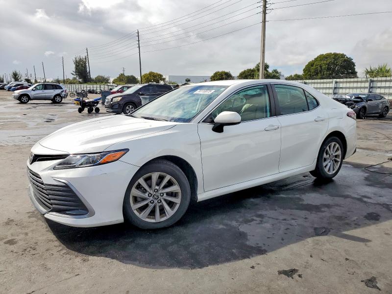 TOYOTA CAMRY 2022 with VIN 4T1C11AK3NU006855 - Photo from auction
