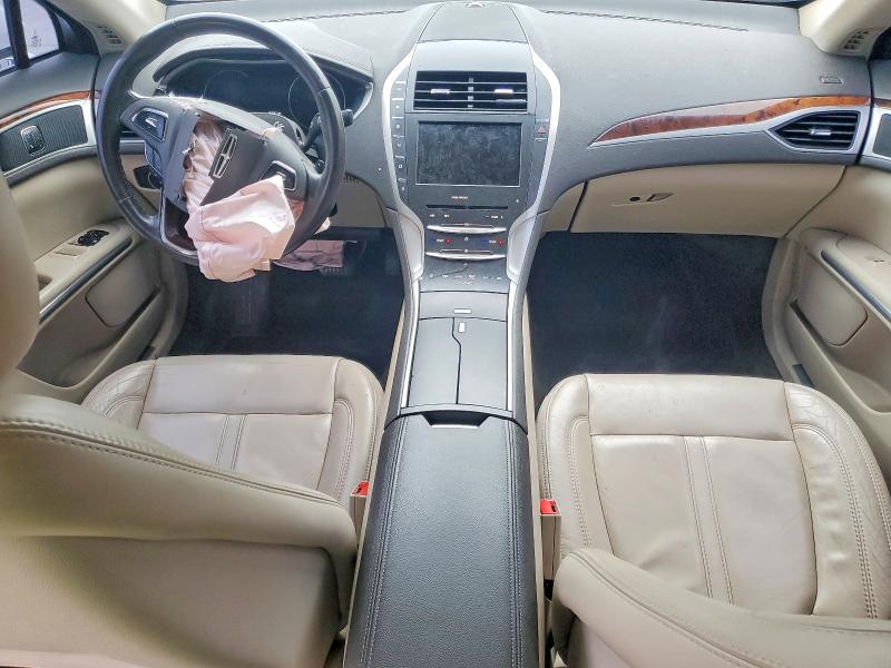 Photo 8 from auction – 2016 LINCOLN TOWNHOUSE MKZ with VIN 3LN6L2J91GR604852