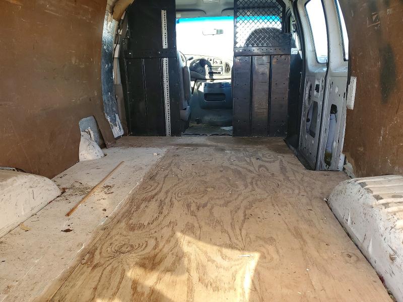 Photo 11 from auction – 2001 FORD ECONOLINE CARGO E-150 with VIN 1FTRE14261HB64205