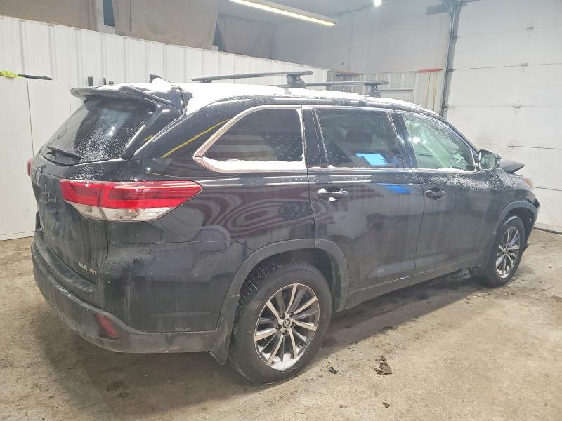 Photo 3 from auction – 2017 TOYOTA HIGHLANDER with VIN 5TDJZRFH8HS471253