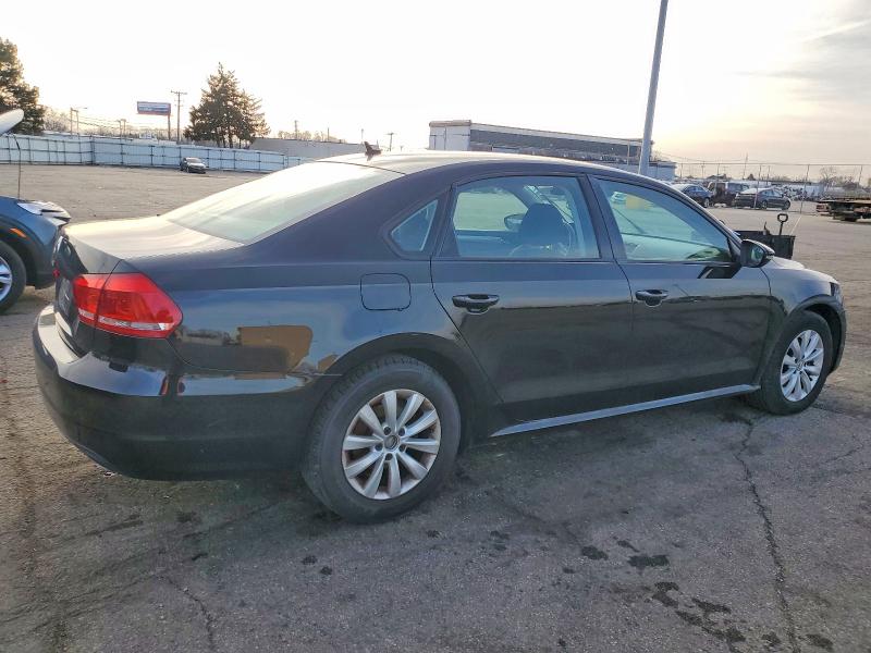 Photo 3 from auction – 2012 VOLKSWAGEN PASSAT S with VIN 1VWAP7A37CC003706