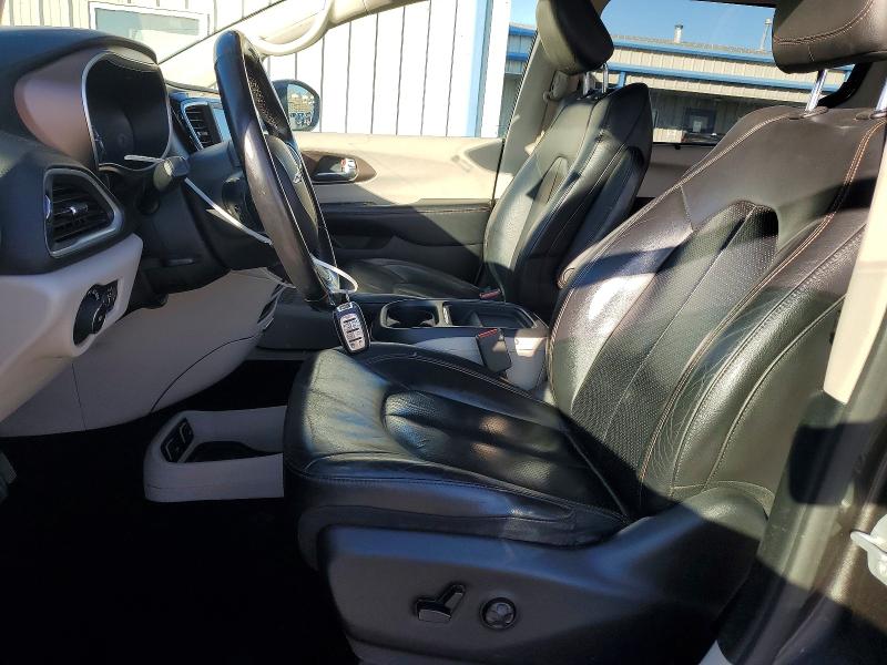 Photo 7 from auction – 2018 CHRYSLER PACIFICA with VIN 2C4RC1BGXJR217836