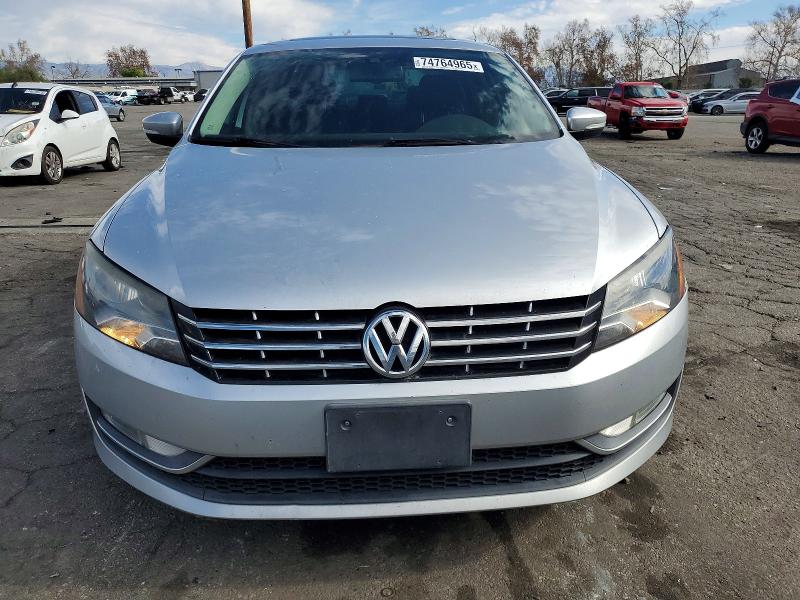 Photo 5 from auction – 2015 VOLKSWAGEN PASSAT SEL with VIN 1VWCV7A32FC083757