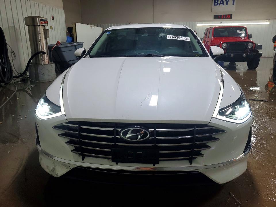 Photo 5 from auction – 2020 HYUNDAI SONATA with VIN 5NPEG4JA5LH043403