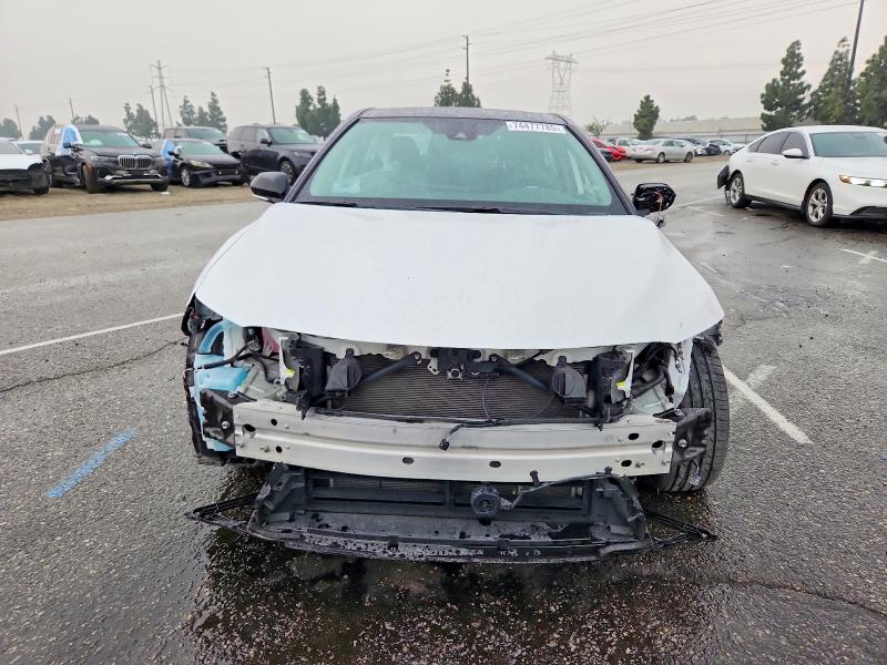 Photo 5 from auction – 2022 TOYOTA CAMRY XSE with VIN 4T1K31AK3NU043247