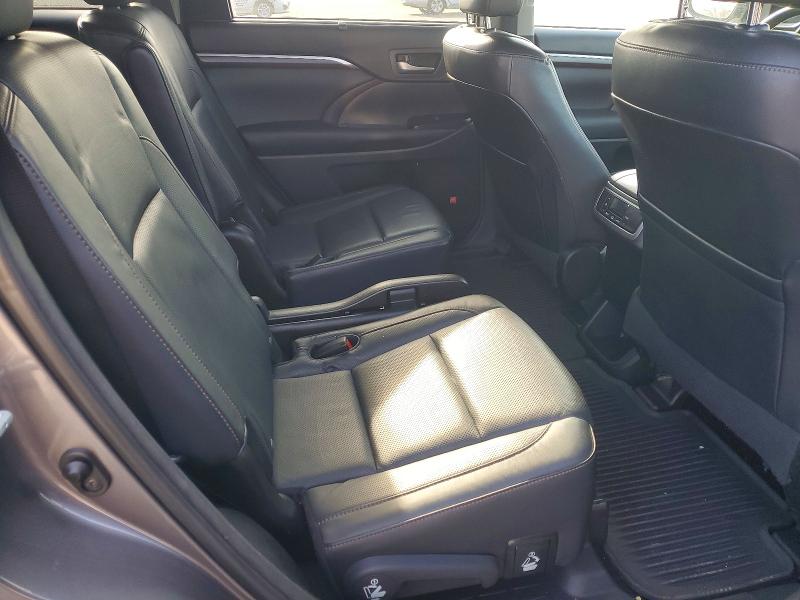 Photo 11 from auction – 2015 TOYOTA HIGHLANDER with VIN 5TDDKRFH4FS207350
