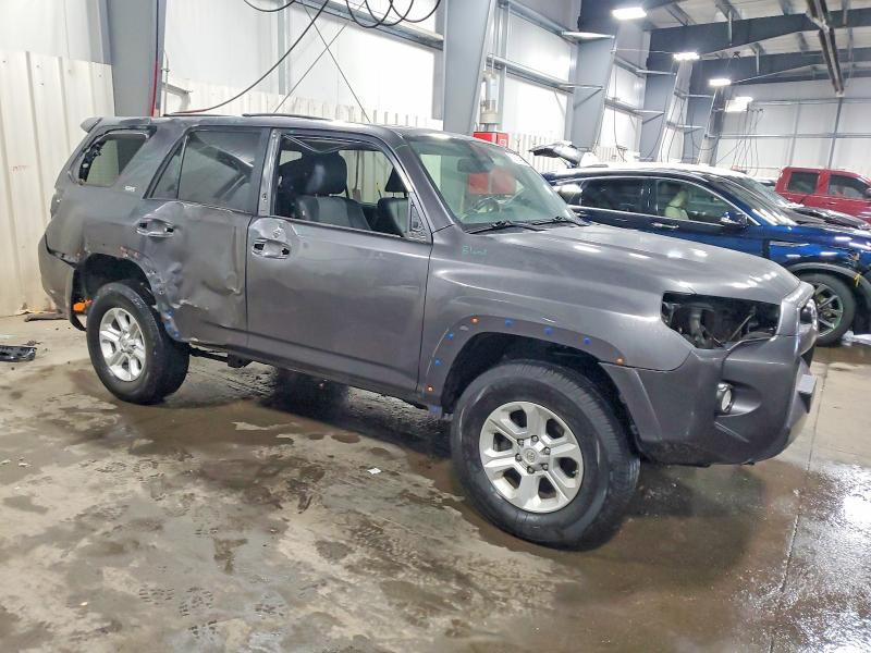 Photo 4 from auction – 2019 TOYOTA 4RUNNER SR with VIN JTEBU5JR1K5672139