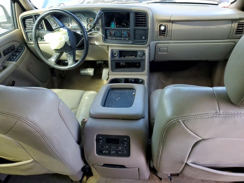 Photo 8 from auction – 2005 CHEVROLET SUBURBAN with VIN 3GNFK16Z85G215698