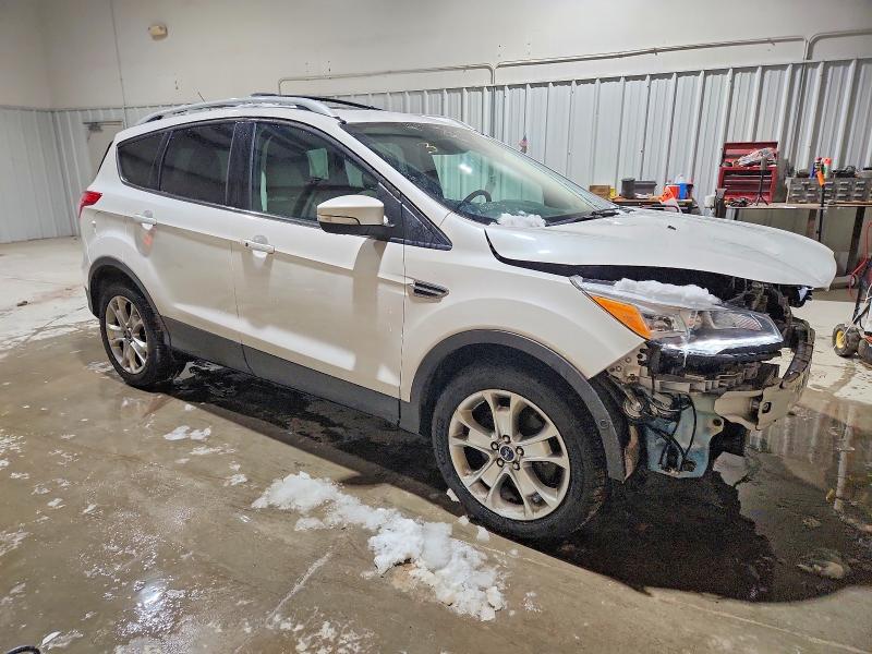 Photo 4 from auction – 2016 FORD ESCAPE with VIN 1FMCU9J99GUC37605
