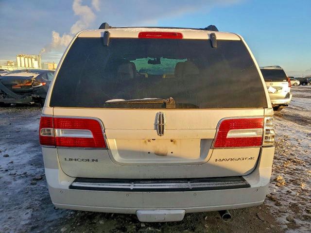 Photo 6 from auction – 2012 LINCOLN NAVIGATOR with VIN 5LMJJ2J56CEL02139