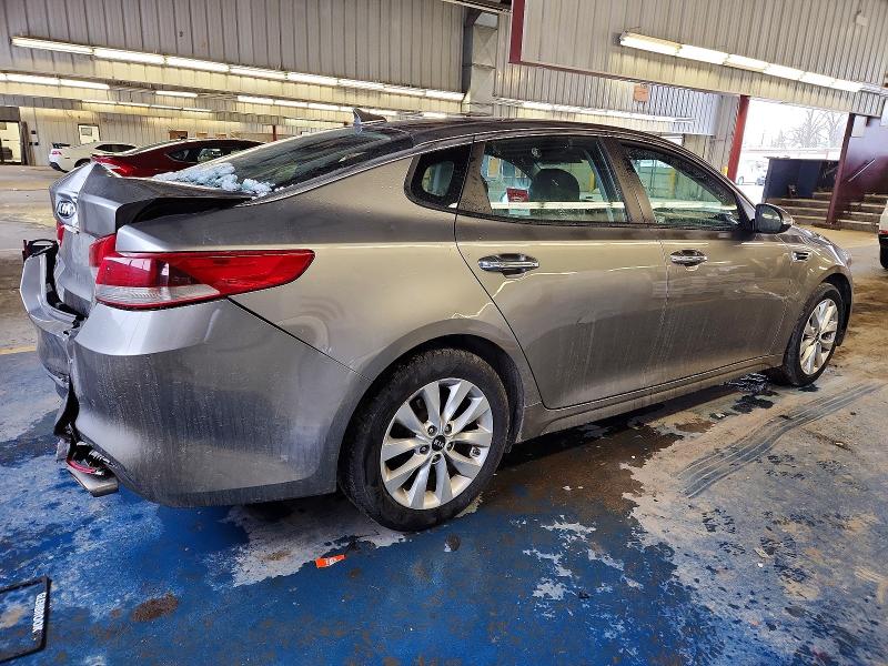 Photo 3 from auction – 2018 KIA OPTIMA with VIN 5XXGT4L39JG260349