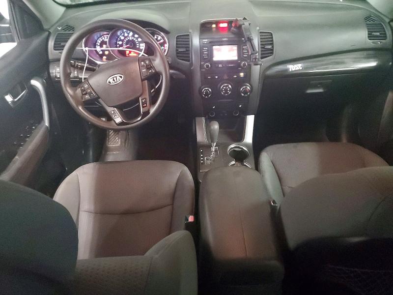 Photo 8 from auction – 2013 KIA SORENTO LX with VIN 5XYKTCA62DG337970