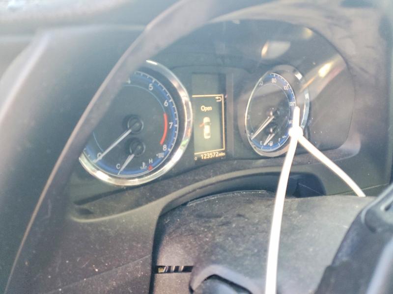 Photo 9 from auction – 2018 TOYOTA COROLLA with VIN 5YFBURHE0JP759921