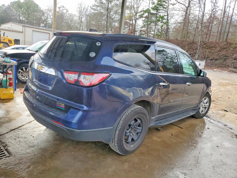 Photo 3 from auction – 2017 CHEVROLET TRAVERSE with VIN 1GNKRFED5HJ207588