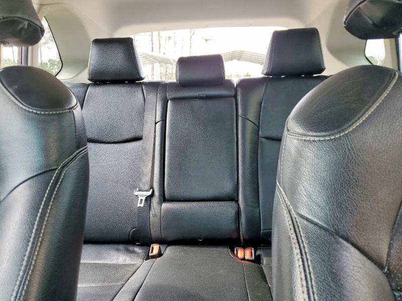 Photo 10 from auction – 2019 TOYOTA RAV4 with VIN 2T3H1RFV3KW037176