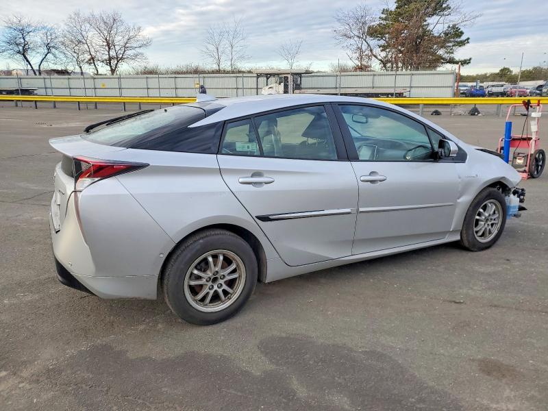 Photo 3 from auction – 2018 TOYOTA PRIUS with VIN JTDKARFU3J3065655