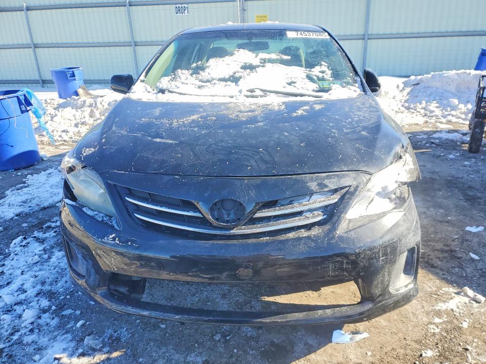 Photo 5 from auction – 2013 TOYOTA COROLLA with VIN 2T1BU4EEXDC104113