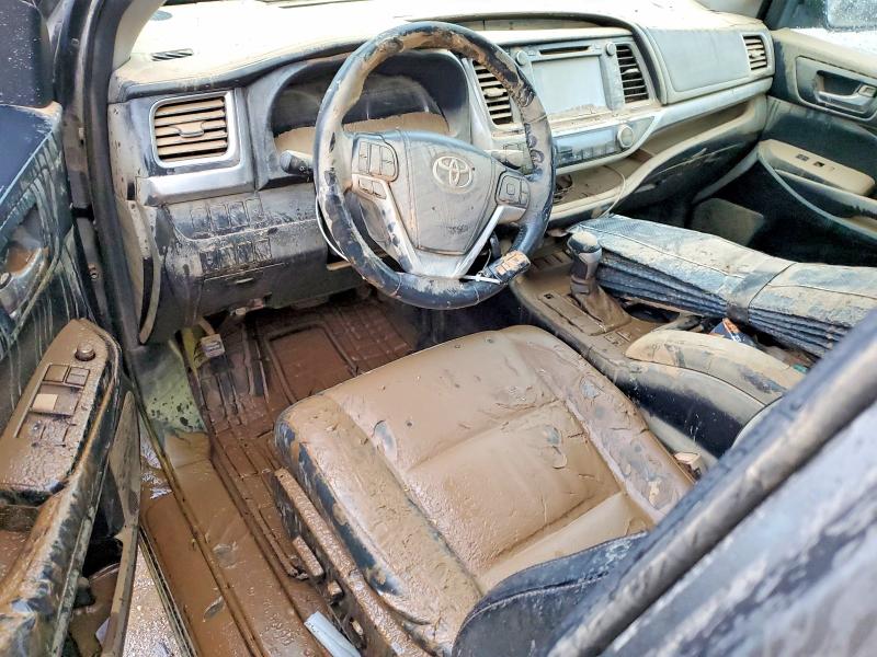 Photo 8 from auction – 2015 TOYOTA HIGHLANDER with VIN 5TDJKRFH0FS122847