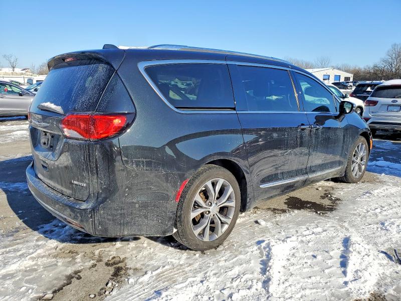 Photo 3 from auction – 2018 CHRYSLER PACIFICA L with VIN 2C4RC1GG3JR104562
