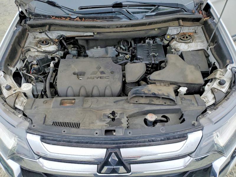 Photo 12 from auction – 2018 MITSUBISHI OUTLANDER with VIN JA4AZ3A30JZ042616