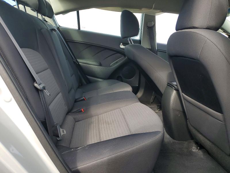 Photo 10 from auction – 2017 KIA FORTE LX with VIN 3KPFL4A72HE126898