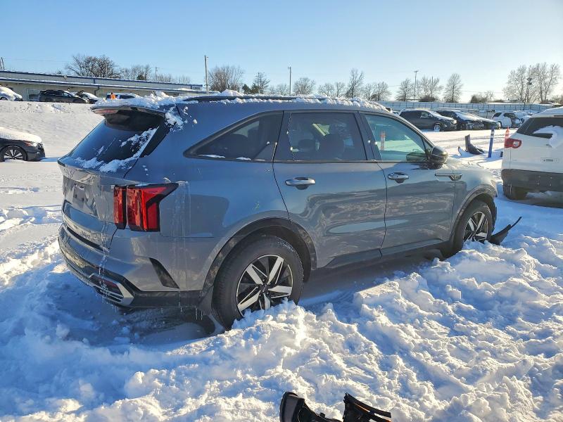 Photo 3 from auction – 2023 KIA SORENTO with VIN 5XYRL4LC3PG248825