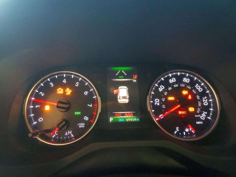 Photo 9 from auction – 2019 TOYOTA RAV4 XLE with VIN JTMP1RFV0KD006461