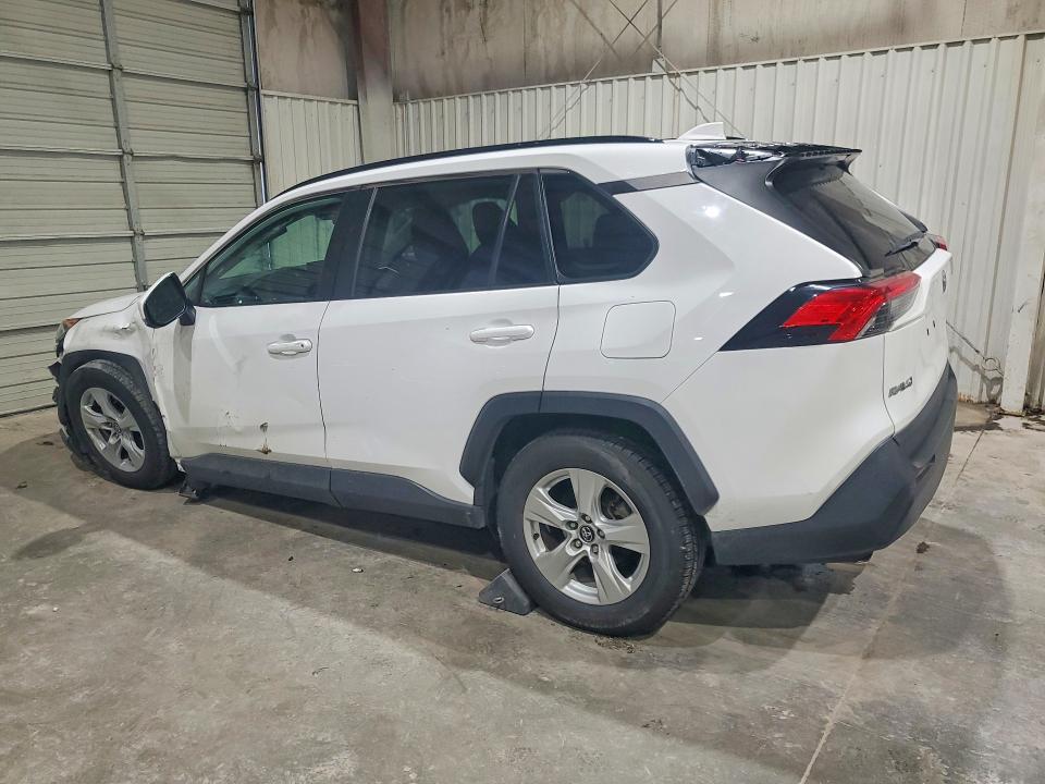 Photo 2 from auction – 2020 TOYOTA RAV4 with VIN 2T3W1RFV3LC059379