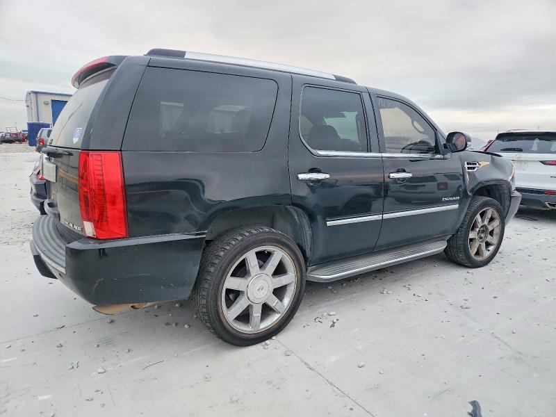 Photo 3 from auction – 2010 CADILLAC ESCALADE with VIN 1GYUKBEF7AR212776