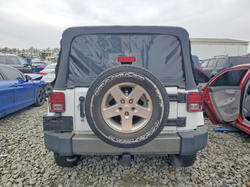 Photo 6 from auction – 2014 JEEP WRANGLER U with VIN 1C4BJWDG5EL198905