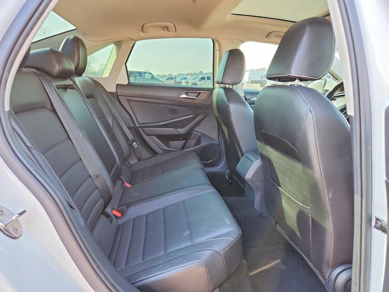 Photo 10 from auction – 2022 VOLKSWAGEN JETTA with VIN 3VW7M7BUXNM016493