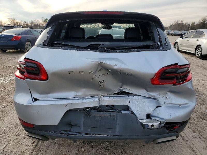 Photo 6 from auction – 2018 PORSCHE MACAN with VIN WP1AA2A58JLB00434