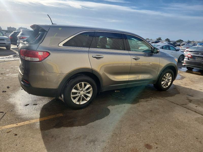 Photo 3 from auction – 2016 KIA SORENTO LX with VIN 5XYPG4A34GG050236