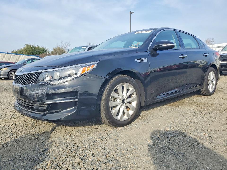 KIA OPTIMA 2017 مع رقم تعريف المركبة 5XXGU4L33HG153014 - صورة من المزاد