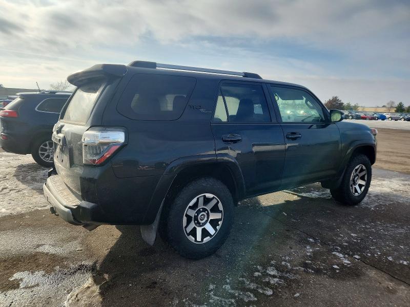 Photo 3 from auction – 2018 TOYOTA 4RUNNER SR with VIN JTEBU5JR8J5596658