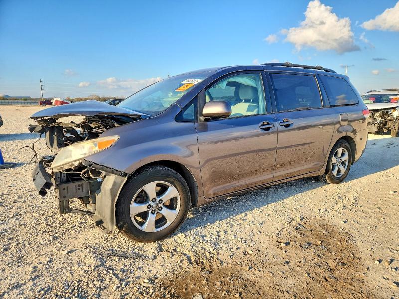 TOYOTA SIENNA 2014 with VIN 5TDKK3DC1ES454979 - Photo from auction